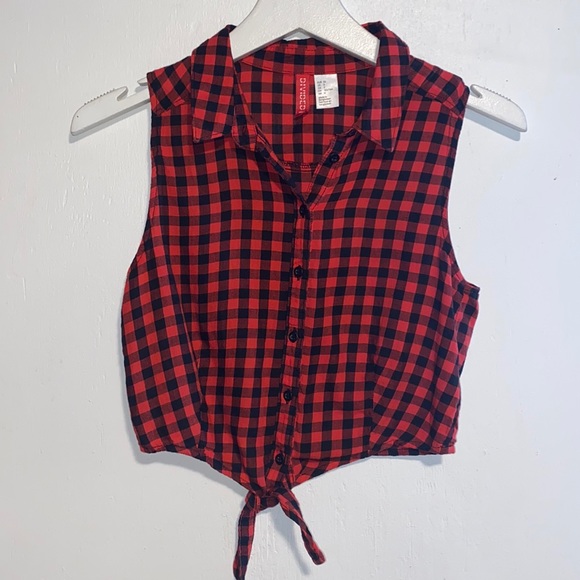H&M Tops - H&M Divided Red & Black Plaid Front Tie Crop Top